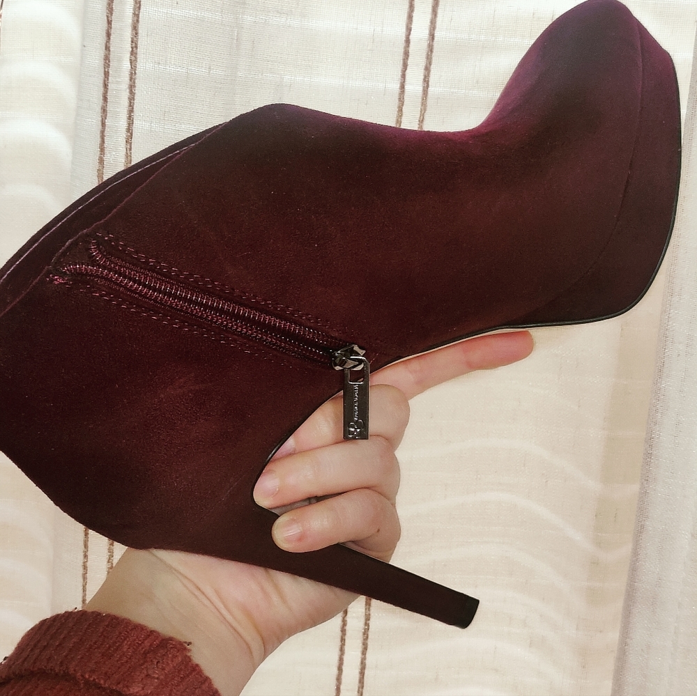 Jessica Simpson zip ankle boots